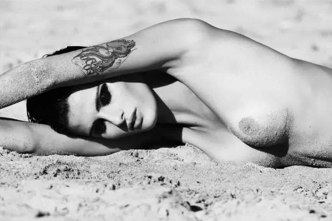 Isabeli Fontana nude by Terry Tsiolis for Muse